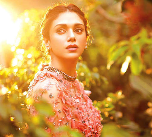 Run android online APK Aditi Rao Hydari Wallpapers HD from MyAndroid or emulate Aditi Rao Hydari Wallpapers HD using MyAndroid Run android online APK Aditi Rao Hydari Wallpapers HD from MyAndroid or emulate Aditi Rao Hydari Wallpapers HD using MyAndroid