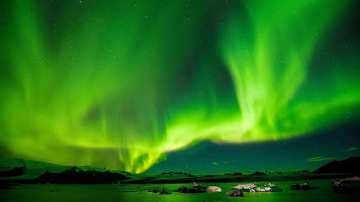 Run android online APK Beautiful Aurora Borealis Wallpaper from MyAndroid or emulate Beautiful Aurora Borealis Wallpaper using MyAndroid