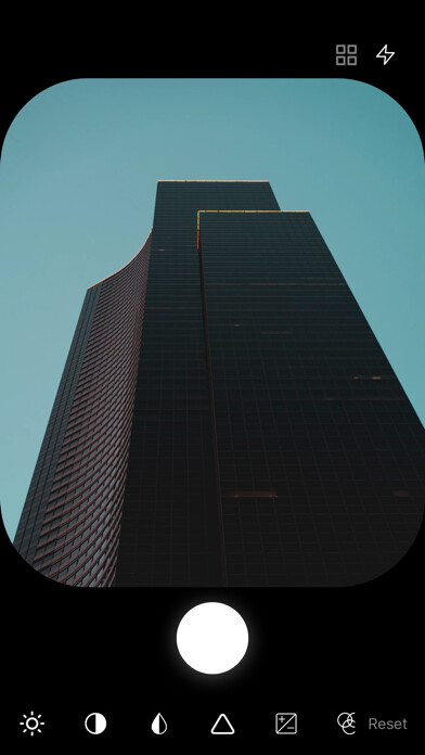 Emulate iPhone app Darklight - lightweight camera using MyAndroid