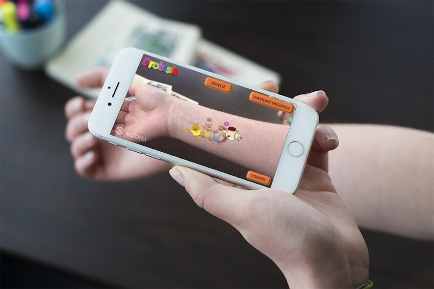 Emulate iPhone app Drobisie Live Tattoos using MyAndroid