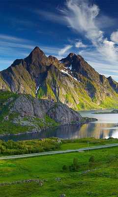 Emulate Android APK Green Mountain Wallpaper