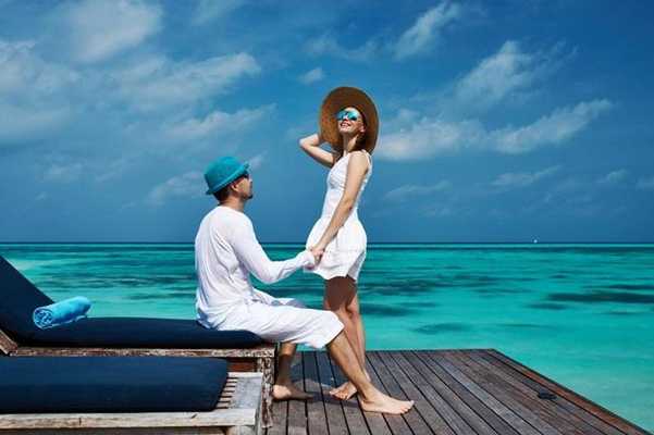 Emulate Android APK Honeymoon Couple Pictures