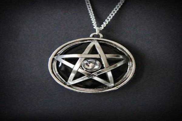 Emulate Android APK Men Necklaces Design