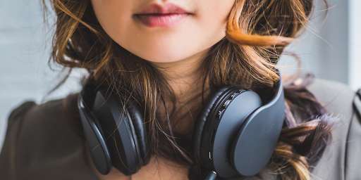 Run android online APK q93 radio station new orleans from MyAndroid or emulate q93 radio station new orleans using MyAndroid