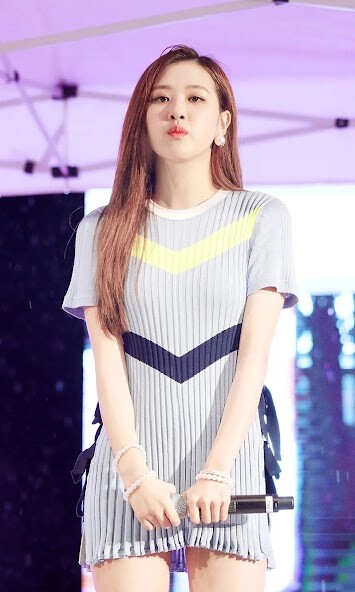 Run android online APK ROSE Blackpink HD Wallpaper from MyAndroid or emulate ROSE Blackpink HD Wallpaper using MyAndroid Run android online APK ROSE Blackpink HD Wallpaper from MyAndroid or emulate ROSE Blackpink HD Wallpaper using MyAndroid