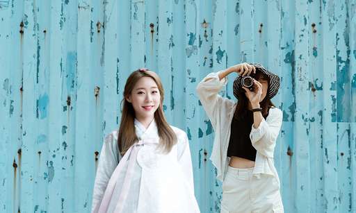 Run android online APK Selfie With Yoo Yeon-jung ( I.O.I ) from MyAndroid or emulate Selfie With Yoo Yeon-jung ( I.O.I ) using MyAndroid