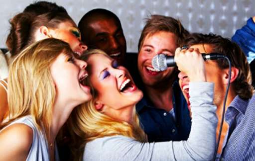 Run android online APK Sing karaoke with song videos from MyAndroid or emulate Sing karaoke with song videos using MyAndroid