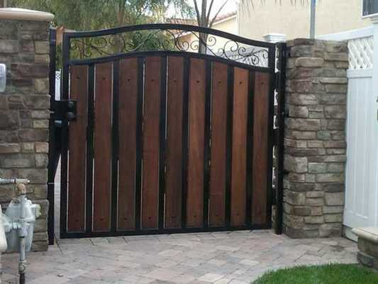 Emulate Android APK Wood and Iron Gates
